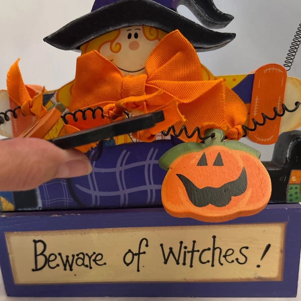 Beware of Witches Halloween Wooden Shelf Sitter‎ Witch Pumpkin Cat Crow Decor